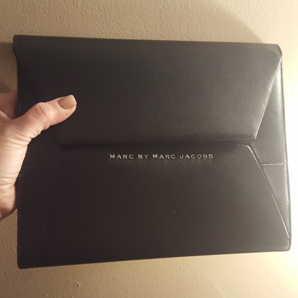 Marc Jacobs tablet holder